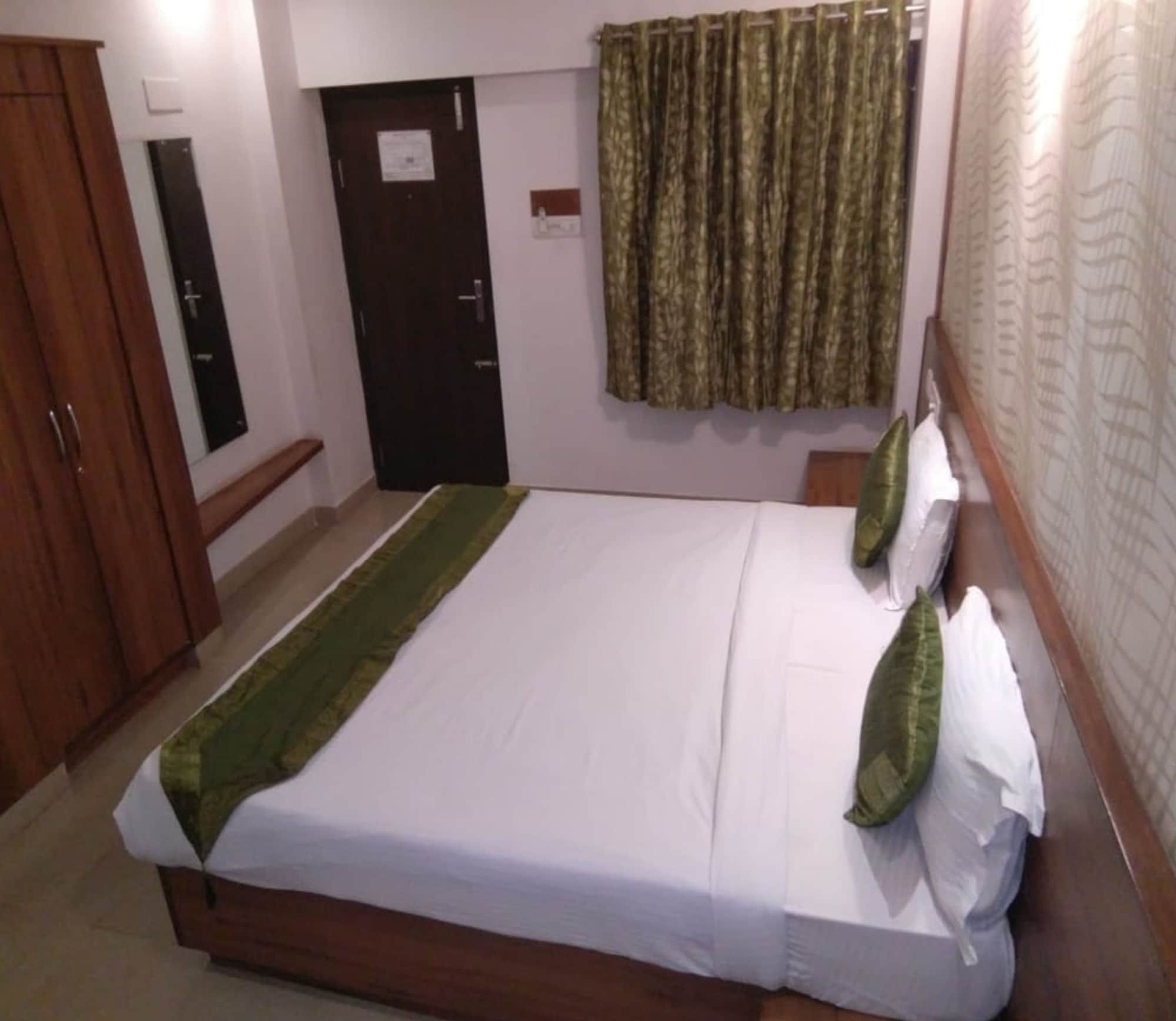 Oyo 14163 Comforts Inn Mangaluru Exterior foto